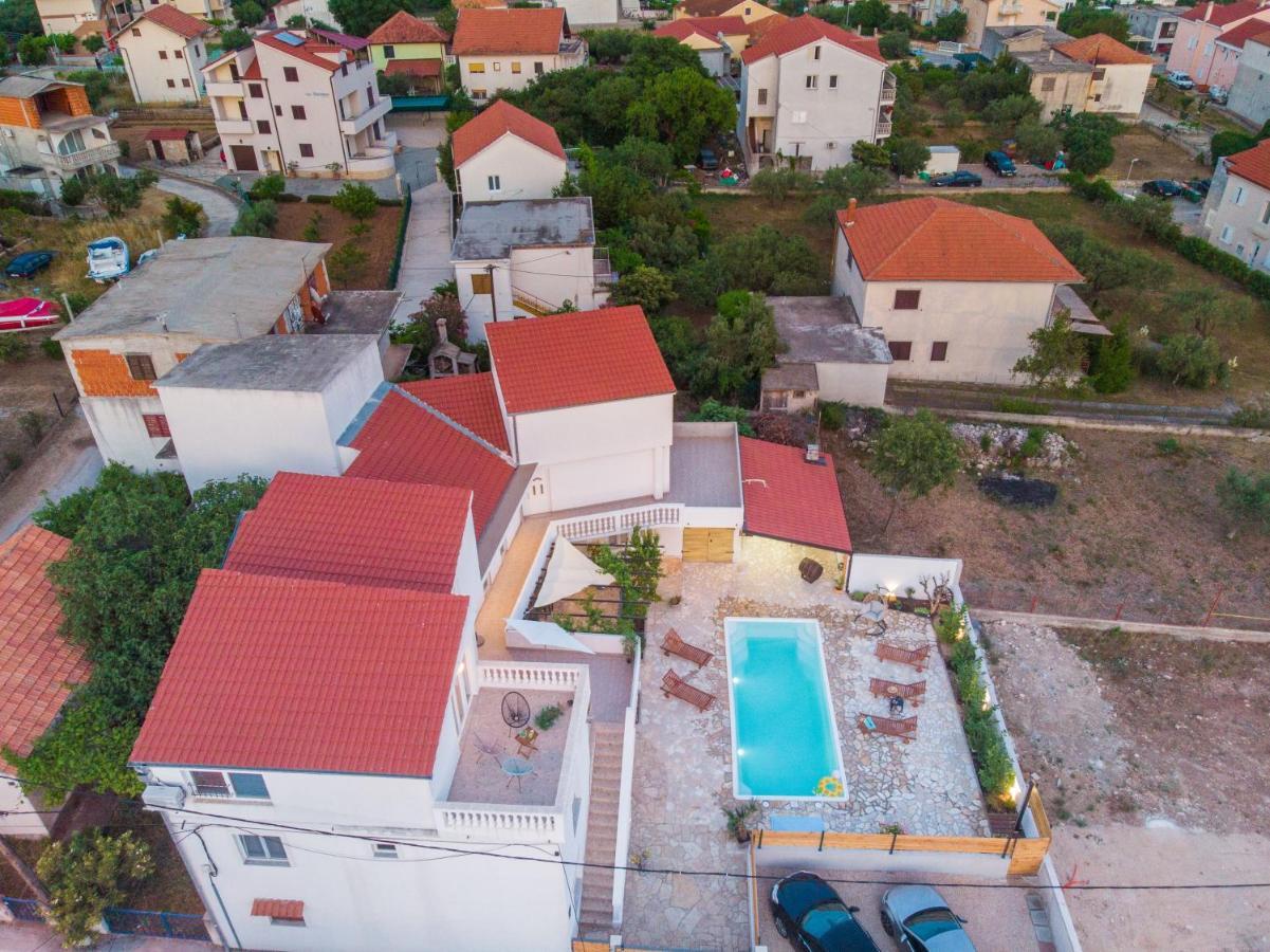 Apartments Barbara Tribalj エクステリア 写真