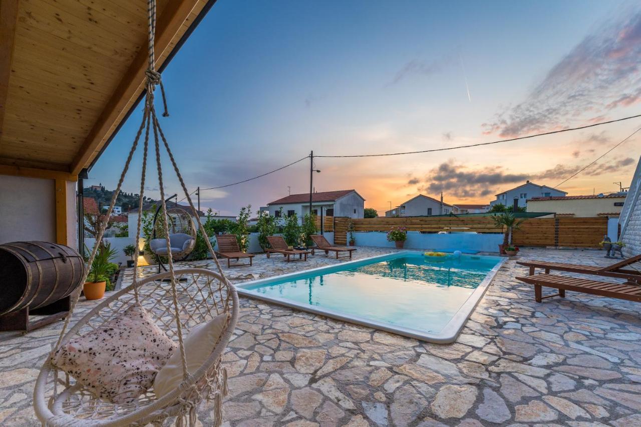 Apartments Barbara Tribalj エクステリア 写真
