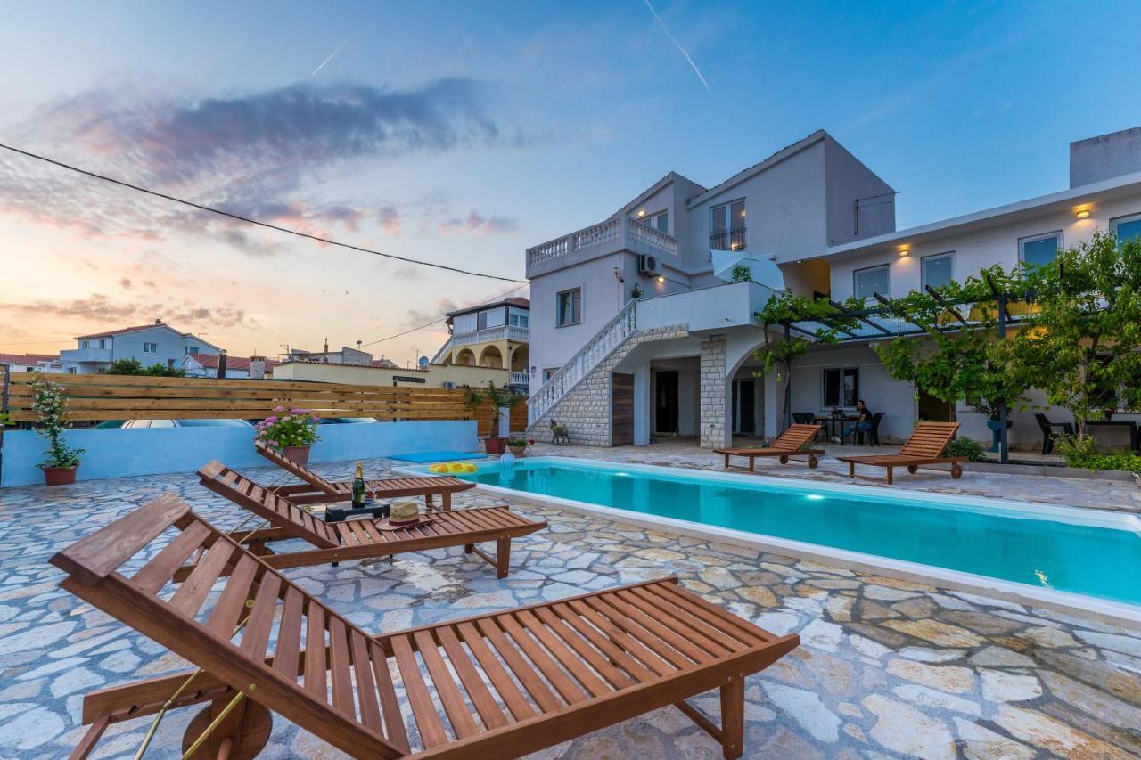 Apartments Barbara Tribalj エクステリア 写真